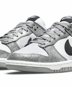 (WMNS) Nike Dunk Low 'Golden Gals' DO5882-001 -Nike shoes-shop 2 153b327b bcf3 49c5 87bc 2a532bce3409