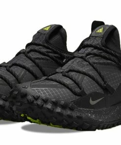 Nike ACG Mountain Fly Low GTX SE 'Dark Smoke Grey' DD2861-002 -Nike shoes-shop 2 eee2f3bb 2b32 423b 915e 123105067d52