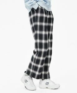 New Balance WMNS 608(B Wide) White Black WX608WT-BW -Nike shoes-shop 7 758d7fcf 8b0c 4e90 93a4 f4016d3aa235